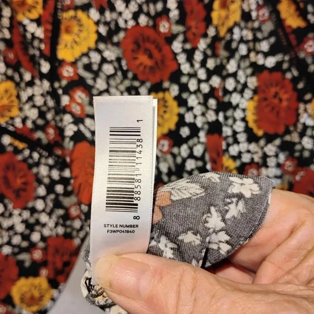 Joe Fresh NWOT Women's 2 Piece Long Cut Out Sleeve V Neck Blouse & Maxi Skirt XL - Picture 13 of 16